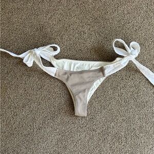 Frankie’s Bikinis x Sydney Sweeney Harlow Cheeky Bottom - Florence Gingham - S